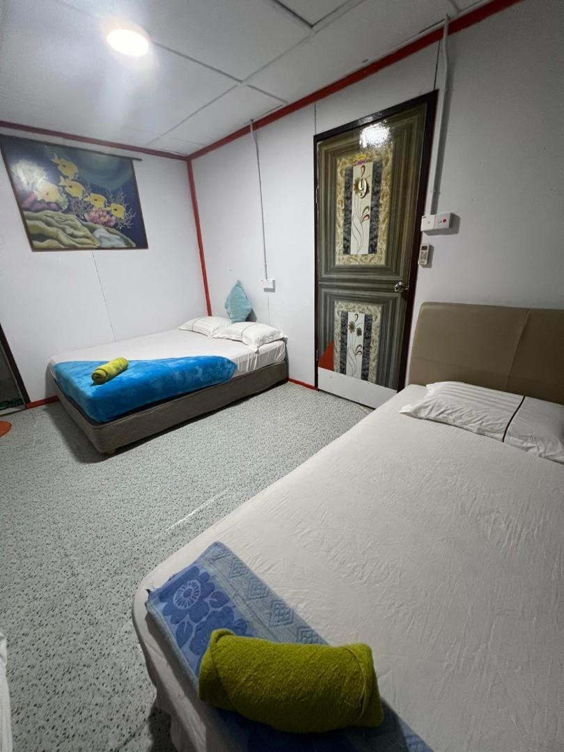 Mukut Coral Chalet Kampong Mukut Extérieur photo