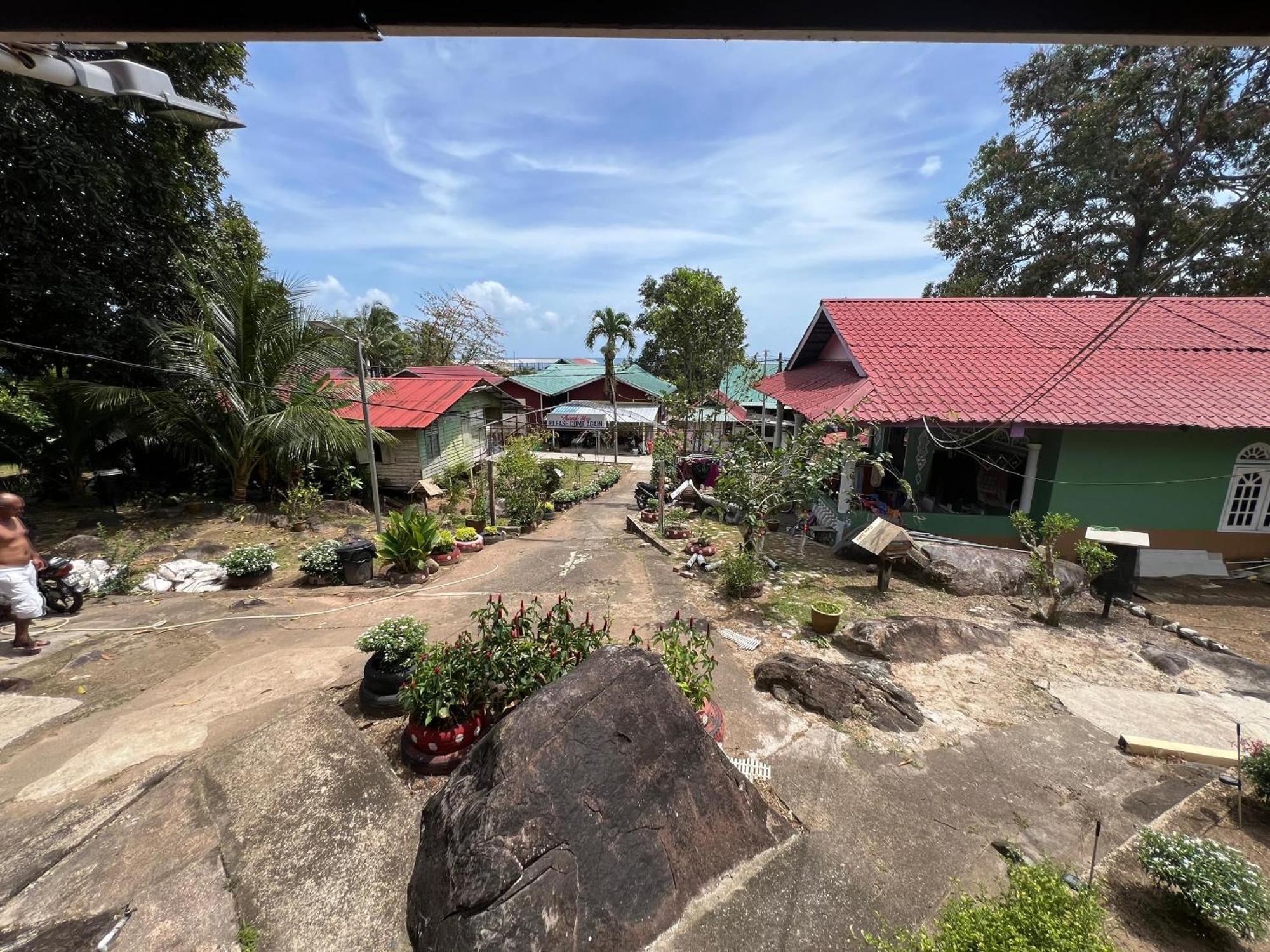 Mukut Coral Chalet Kampong Mukut Extérieur photo