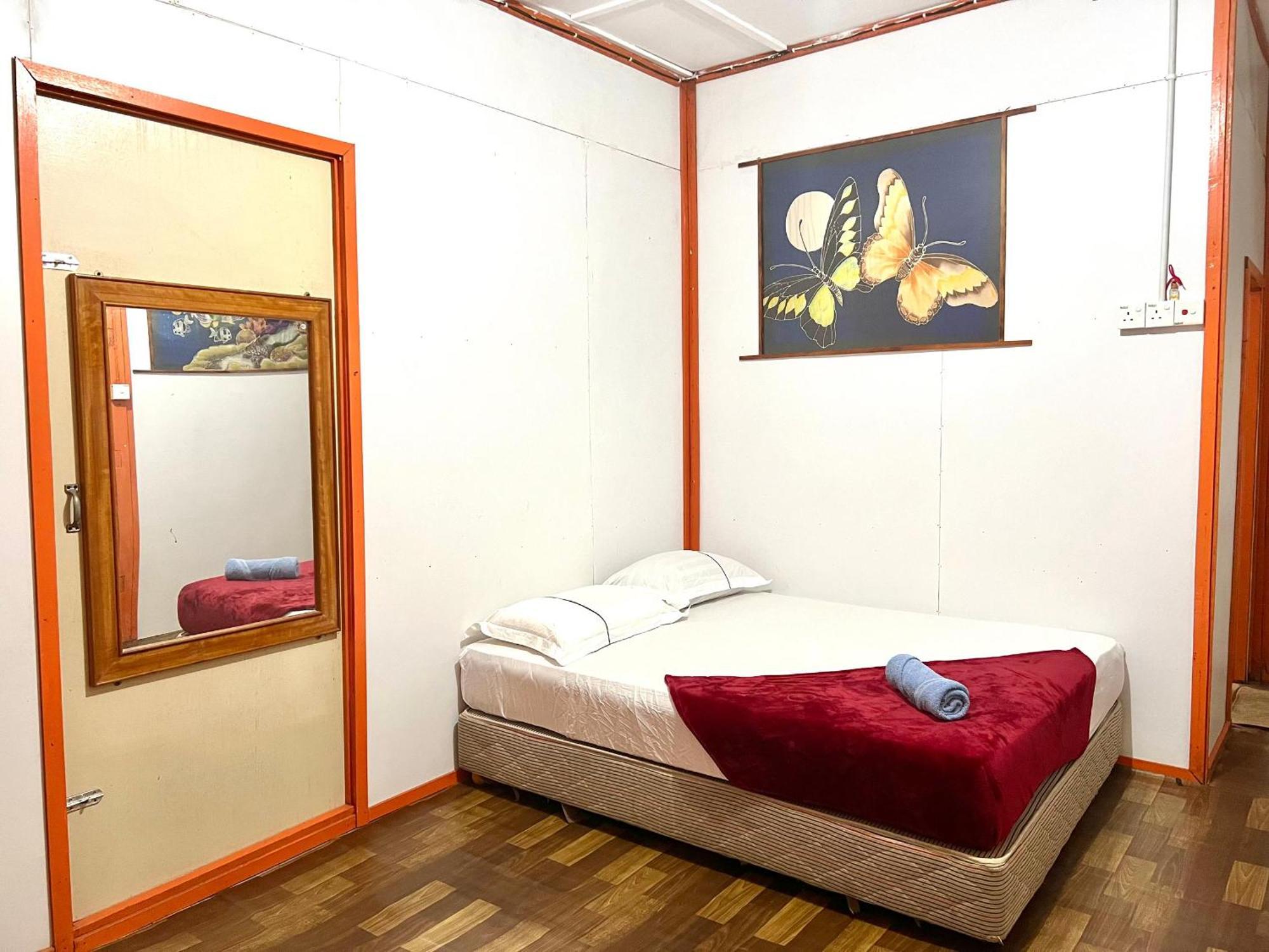 Mukut Coral Chalet Kampong Mukut Extérieur photo